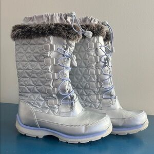 Lands End Silver Quilted Winter Boots